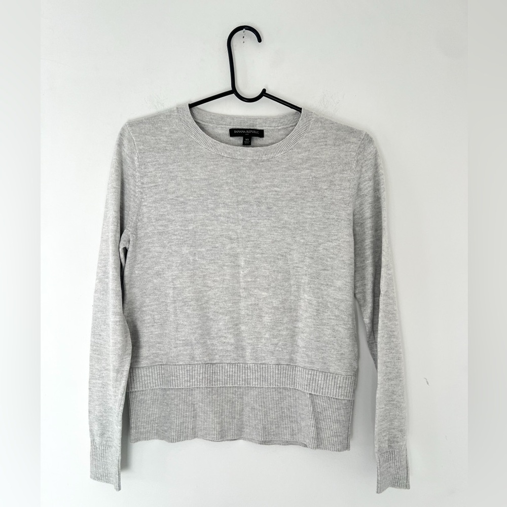NWT Banana Republic heather gray lightweight sweater layer hem xsmall